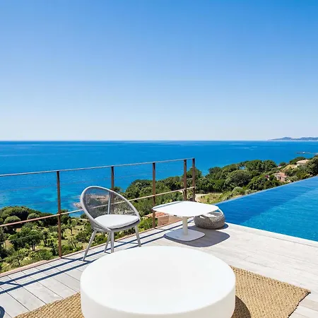D'architecte - Piscine - Vue Villa *