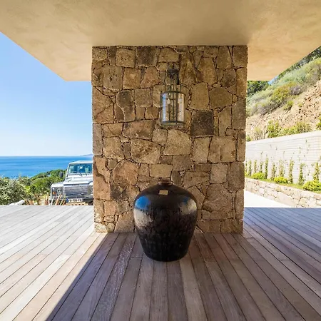 D'architecte - Piscine - Vue Villa Calcatoggio (Corsica)