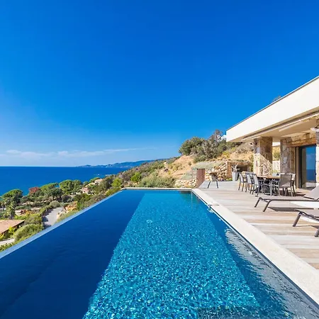 D'architecte - Piscine - Vue Calcatoggio (Corsica)