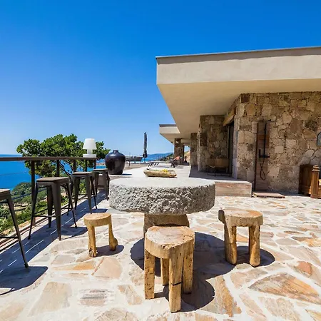 D'architecte - Piscine - Vue Calcatoggio (Corsica)