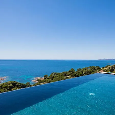 D'architecte - Piscine - Vue Calcatoggio (Corsica)